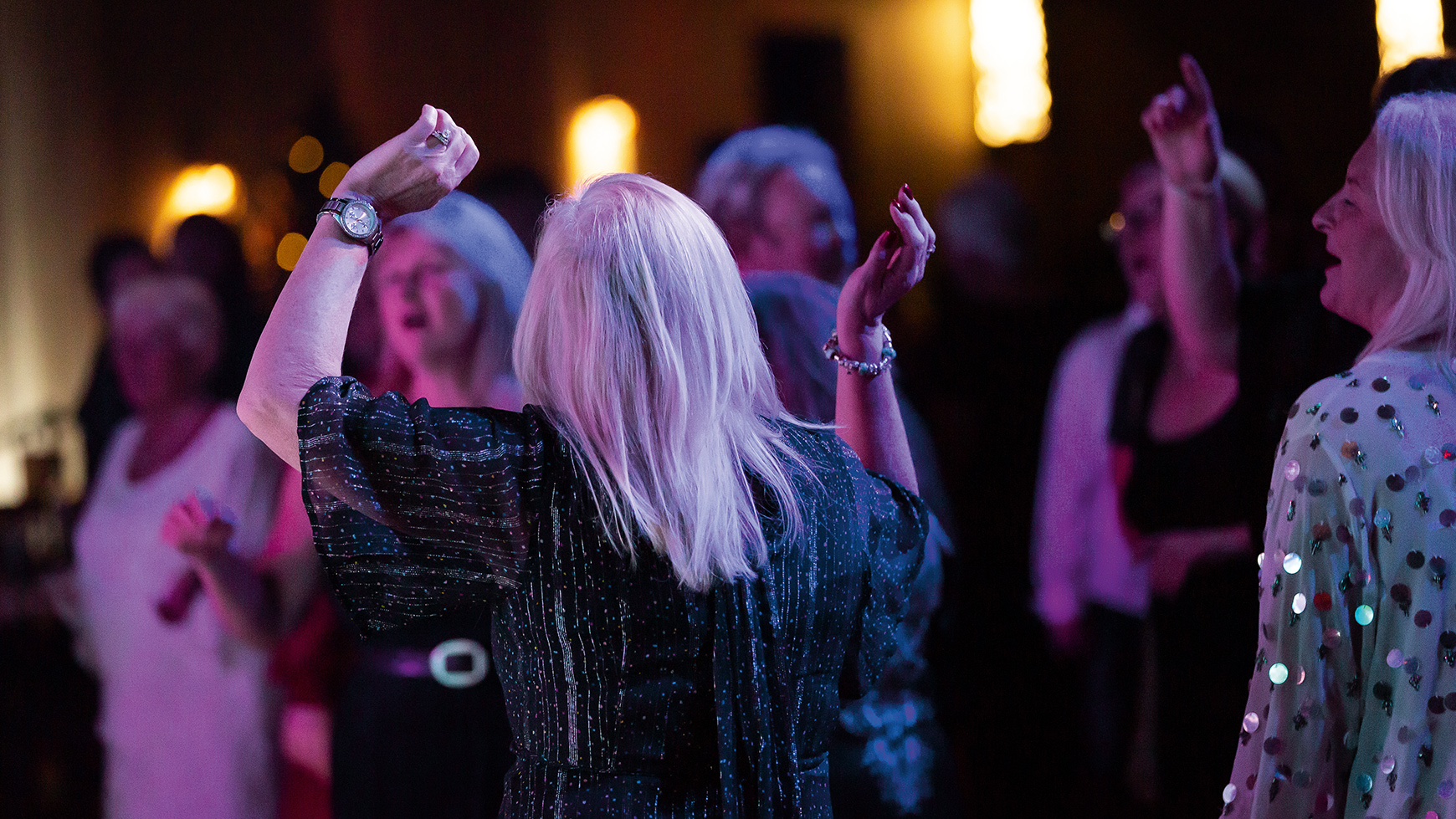 Guests dancing at Heythrop Park